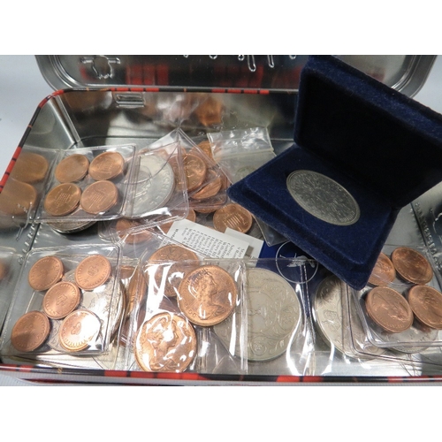 479 - A tin of assorted coins