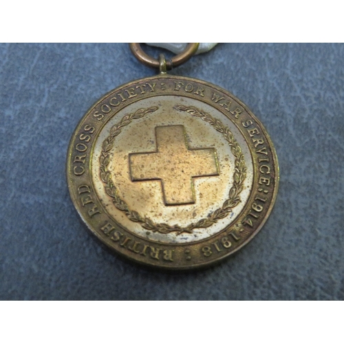 203 - WW1 VICTORY MEDAL, named to 101651 PTE F. BOYLING MGE, WW1 Red Cross medal and a WW1 Ansley tribute ... 