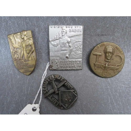 267 - A COLLECTION OF THIRD REICH DAY BADGES, brass, aluminium and plastic types (12)