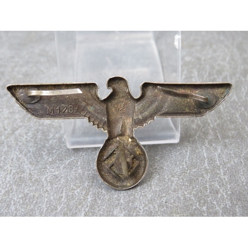 283 - A WW2 GERMAN METAL CAP EAGLE MARKED R2M MI/8