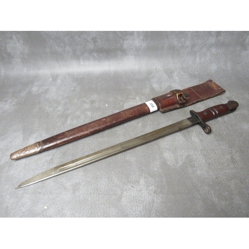 259 - A REMINGTON 1913 BAYONET, with issue mark 3 17, with wooden grooved grip, in scabbard with leather f... 