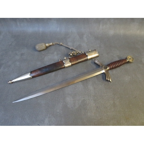 361 - A GERMAN LUFTWAFFE FIRST PATTERN DRESS DAGGER, with chain hanger and portepee, makers mark for Carl ... 