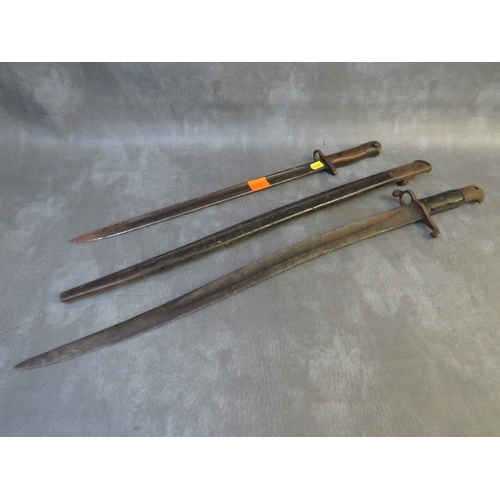 368 - BRITISH 1907 PATTERN BAYONET (LACKING SCABBARD), along with a French 19th century bayonet A/F (2)