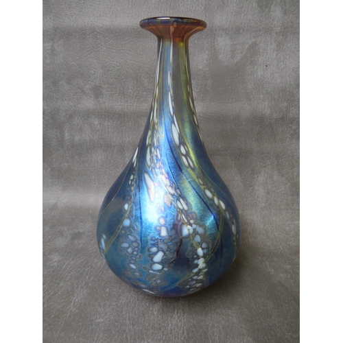 940 - A LARGE SIDDY LANGLEY 20TH CENTURY LUSTRE VASE, signed to the base, H 26.5 cm