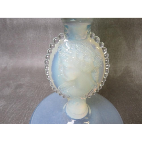 939 - A 20TH CENTURY VENETIAN BLUE OPALINE GLASS BONBONNIERE AND COVER, with blue swirl body and an opalin... 