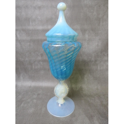 939 - A 20TH CENTURY VENETIAN BLUE OPALINE GLASS BONBONNIERE AND COVER, with blue swirl body and an opalin... 