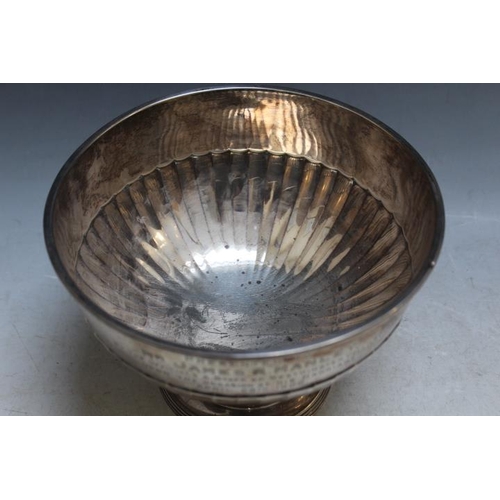 844 - A HALLMARKED SILVER FOOTED BOWL BY WALKER & HALL - SHEFFIELD 1921, approx weight 555g, H 15 cm