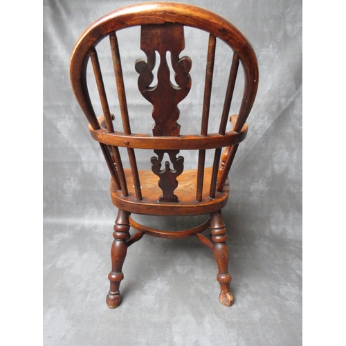 1179 - A CHILDS TRADITIONAL ELM WINDSOR ARMCHAIR