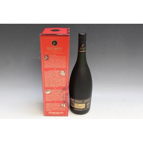 901 - 1 BOXED BOTTLE OF REMY MARTIN VSOP CHAMPAGNE COGNAC