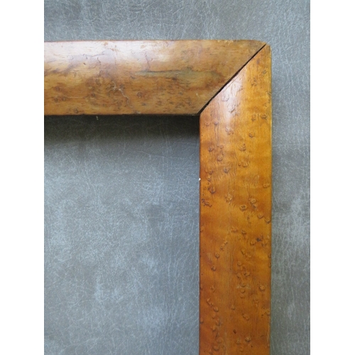 423 - A LATE 18TH / EARLY 19TH CENTURY MAPLE FRAME, frame W 5 cm, rebate 41 x 30 cm