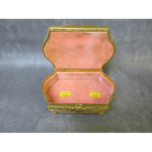 572 - A LATE 19TH / EARLY 20TH CENTURY DECORATIVE GILT METAL BOX, with central cartouche, H 5.5 cm, L 15 c... 