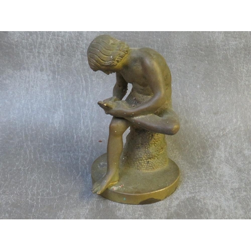 856 - A GRAND TOUR BRONZE SPINARIO, H 10 cm