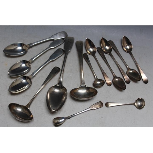 832 - AN ASSORTMENT OF HALLMARKED SILVER FLATWARE TO INCLUDE FIVE TEASPOONS BY JOHN ZEIGLER OF EDINBURGH, ... 