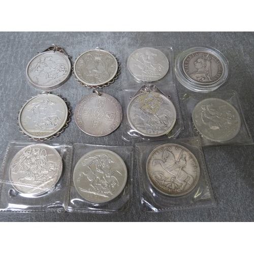 A COLLECTION OF VARIOUS CROWNS, 1822, 1935 & 1951 x 2, mounted crowns 1696, 1890, 1894, 1900 x 2 and 1977 and a double florin 1887