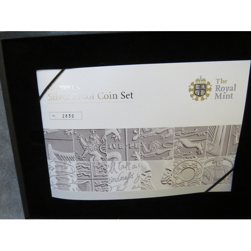 770 - QEII ROYAL MINT SILVER PROOF COIN SET, and 2009 siler proof piedford set (both sets include Kew Gard... 