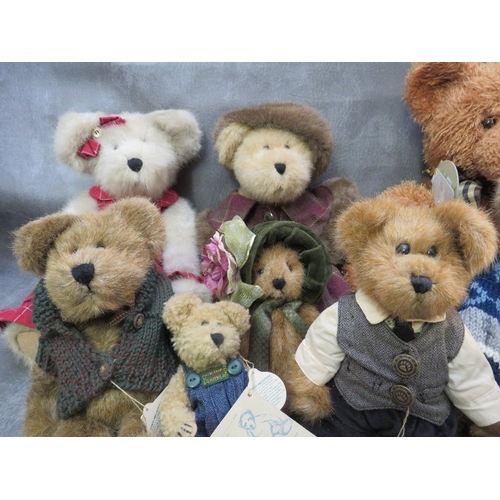 569 - A COLLECTION OF VINTAGE BOYD COLLECTORS BEARS, varying sizes to include Granny B.Bear, Nadia Berrima... 