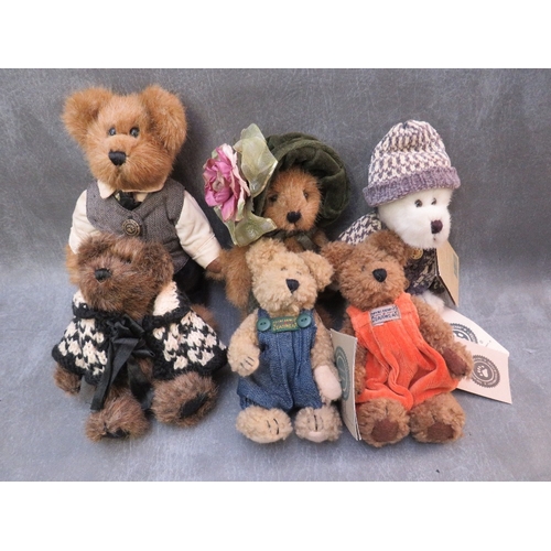 569 - A COLLECTION OF VINTAGE BOYD COLLECTORS BEARS, varying sizes to include Granny B.Bear, Nadia Berrima... 