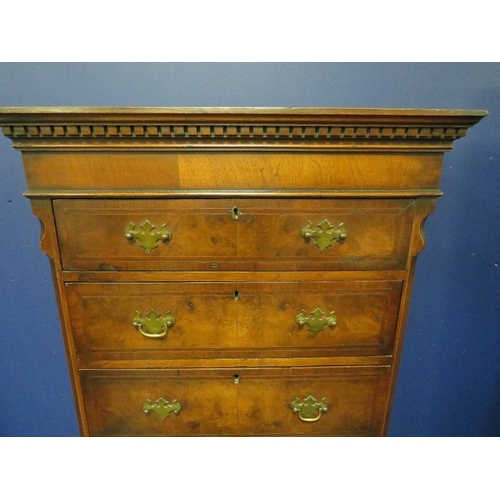 1162 - A SMALL 20TH CENTURY  WALNUT CROSSBANDED CHEST ON CHEST OF SMALL PROPORTIONS, with brushing slide, H... 