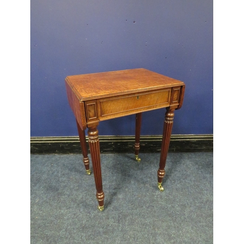 1169 - A WILLIAM IV MAHOGANY DROPLEAF TABLE OF SMALL PROPORTIONS, with single frieze drawer, raised on tape... 