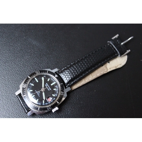 725 - A BINOTONE SEAWATCH, chronometer 23 jewles, antimagnetic, Dia. 2.5 cm