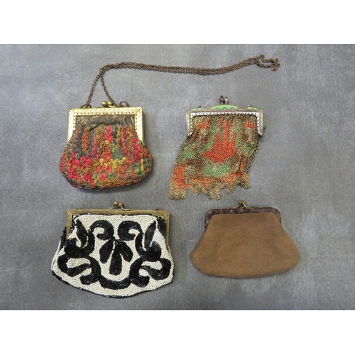 532 - A COLLECTION OF EARLY / MID 20TH VINTAGE PURSES, various styles and periods to include metal framed ... 