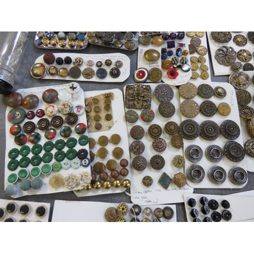 544 - A COLLECTION OF MAINLY METAL EXAMPLES OF VINTAGE BUTTONS, varying styles and periods, to include a s... 