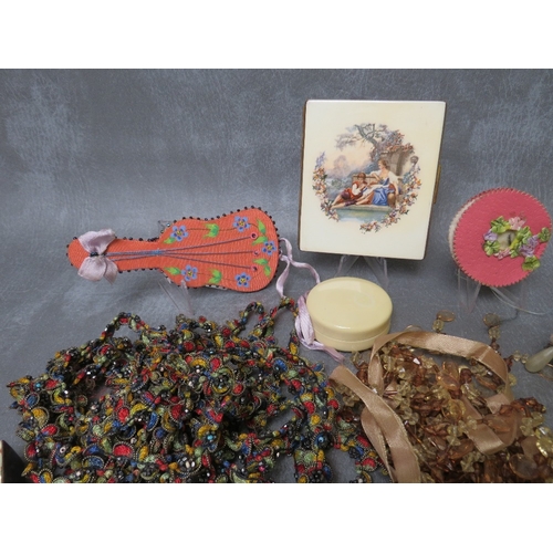 528 - A PARCEL LOT, TO INCLUDE A COLLECTION OF ASSORTED VINTAGE SEWING ACCESSORIES, bobbins, fabric embell... 