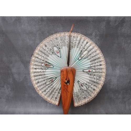 529 - A COLLECTION OF VINTAGE HAND PAINTED AND FEATHER FANS, to include four ebonised hand painted example... 