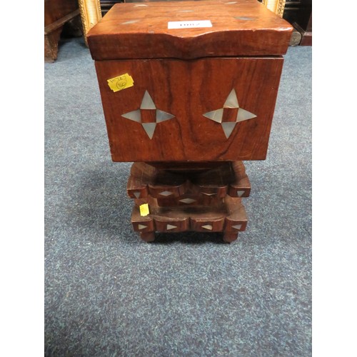 1082 - A POLYNESIAN DECORATIVE HARDWOOD WOODEN BOX, h 35 CM