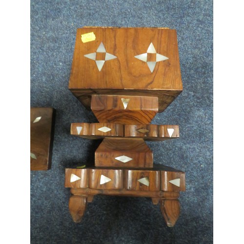 1082 - A POLYNESIAN DECORATIVE HARDWOOD WOODEN BOX, h 35 CM