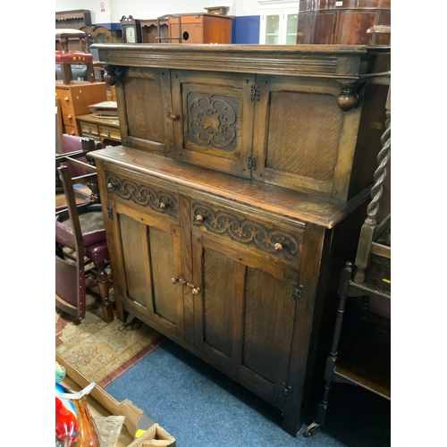 825 - A oak court cupboard W 120 cm