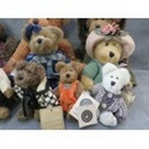 334 - A COLLECTION OF VINTAGE BOYD COLLECTORS BEARS, varying sizes to include Granny B.Bear, Nadia Berrima... 