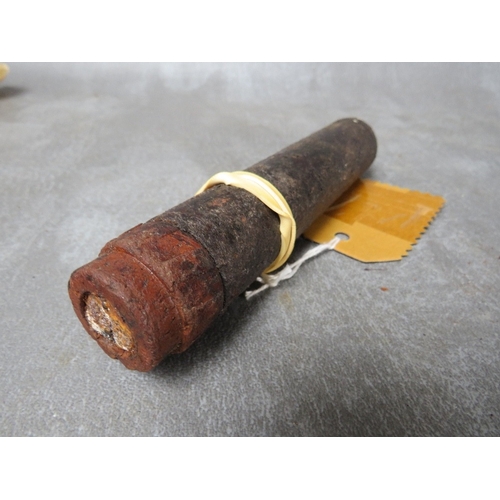 113 - A WW2 GERMAN INERT K98 ILLUMINATION GRENADE, with original parachute, A/F