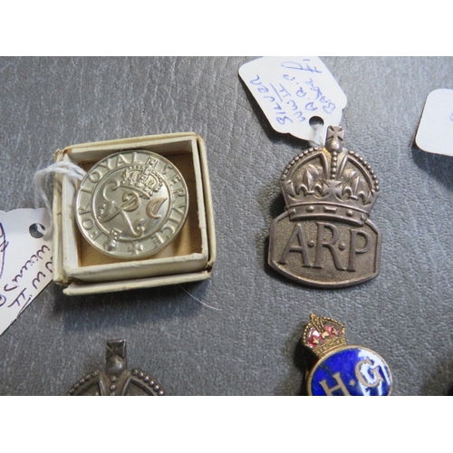 169 - WW2 HOME FRONT BADGES. to include Bradford Home Guard proficiency badge, Gatwick Southern Aircraft n... 