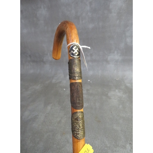 371 - A 1930S GERMAN / AUSTRIAN ALPINE WALKING STICK, with attached metal badges