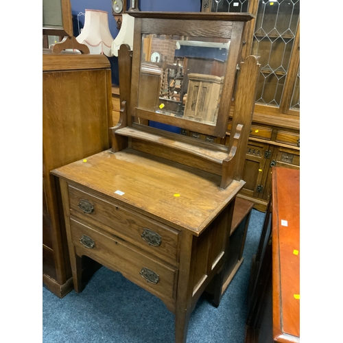 785 - A vintage oak dressing table