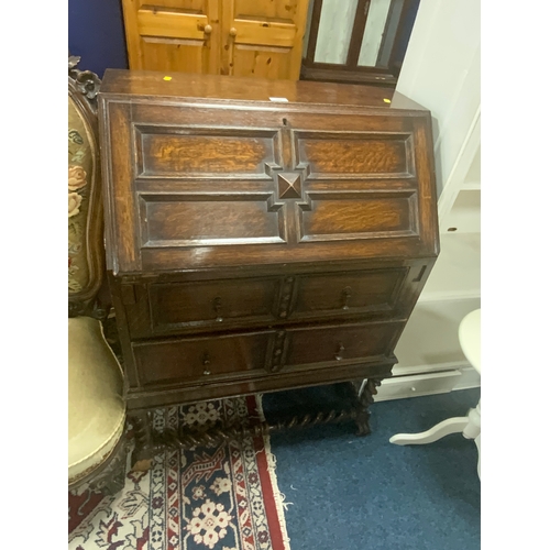 789 - A vintage oak barleytwist bureau