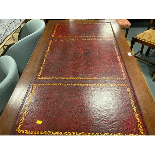 801 - A reproduction leather topped twin pedestal desk W 137 cm