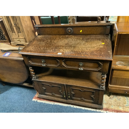 814 - A vintage oak barleytwist buffet W 91 cm