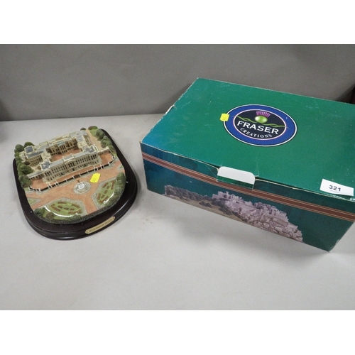 321 - A Heritage collection model of Buckingham Palace in original box