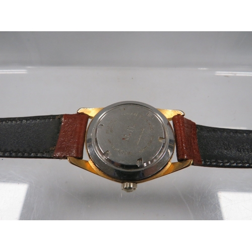 332 - A vintage Mu-Du Doublematic men's wristwatch