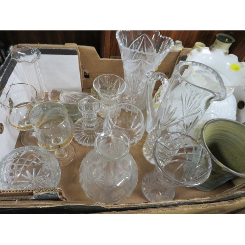 134 - A tray of assorted ceramics together with a tray of glassware (2)