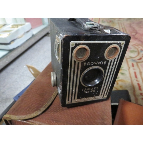 143 - A tray of vintage boxed cameras