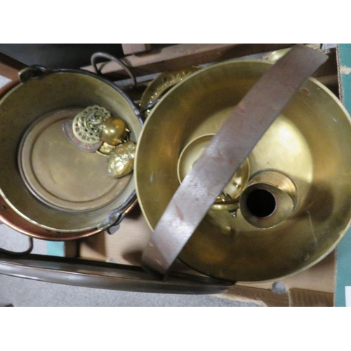 169 - A tray of assorted metal ware to include brass jam pans etc