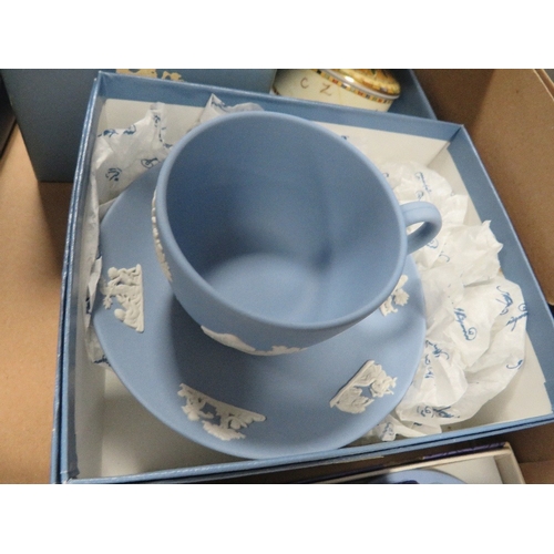 311 - A selection of assorted boxed Wedgwood to include a miniature cameo tea-for-one tea set