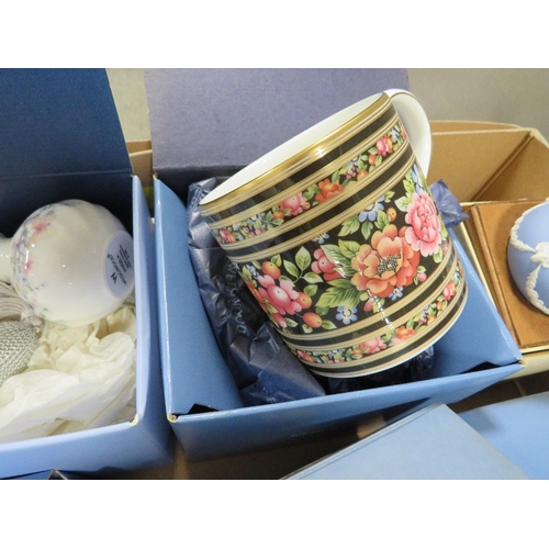 311 - A selection of assorted boxed Wedgwood to include a miniature cameo tea-for-one tea set