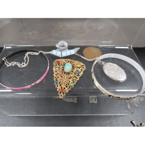 363 - A quantity of silver and white metal jewellery to include enamel bangles