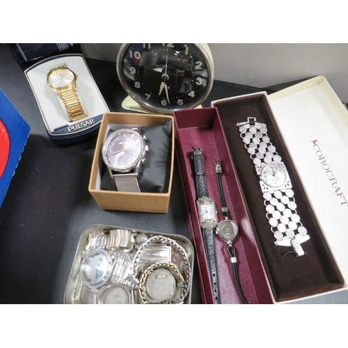 388 - A tray of vintage watches