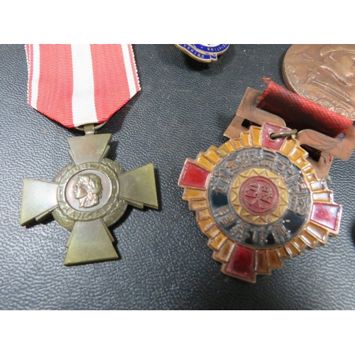 434 - A quantity of medals and badges, including and railway types