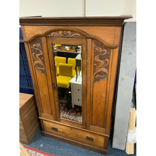 716 - A carved oak vintage wardrobe H 210 cm W 140 cm